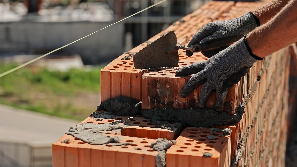 Nottingham builder working on a house extension
